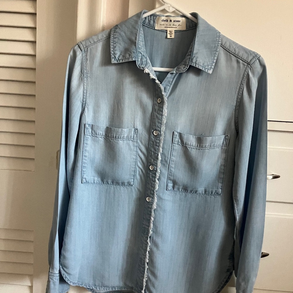 Cloth and Stone Chambray Buttondown Shirt